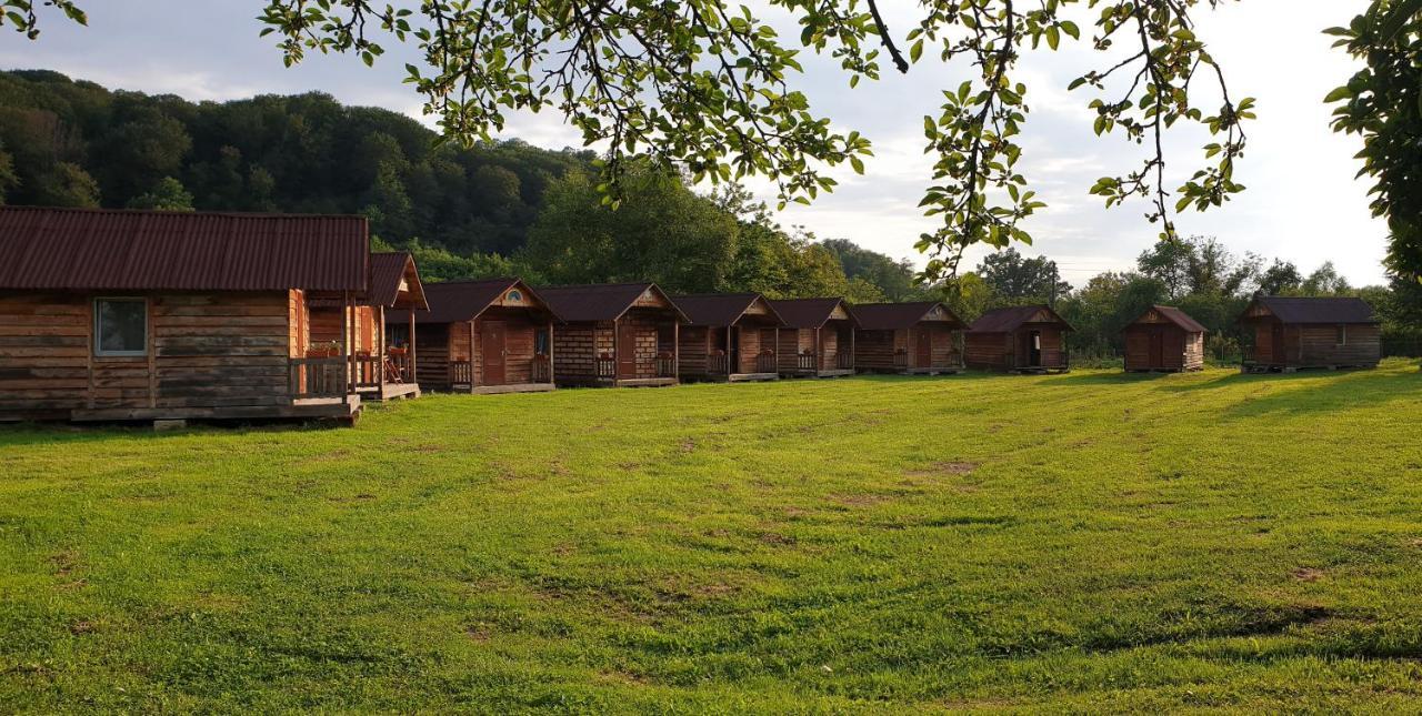 Casutele Din Grosi Hotel Grosi  Luaran gambar